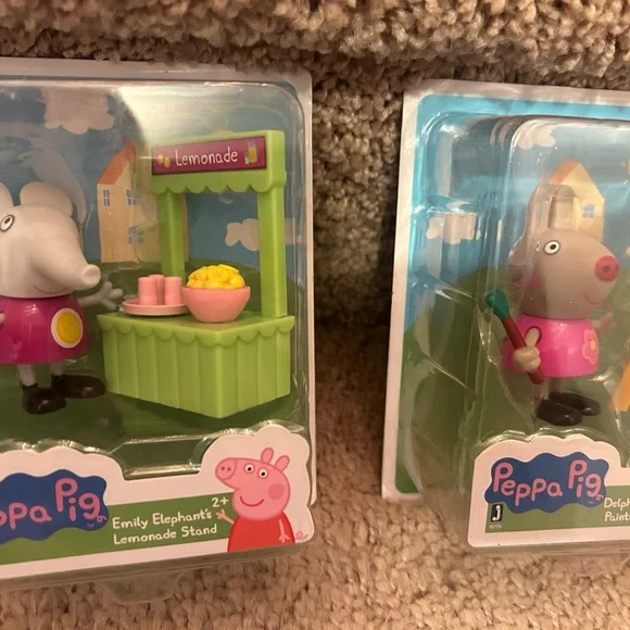 Peppa Pig School Playset & Figures NEW !! - Picture 2 of 9